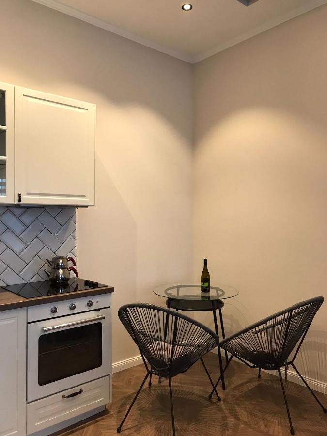 Sweet Apartment *