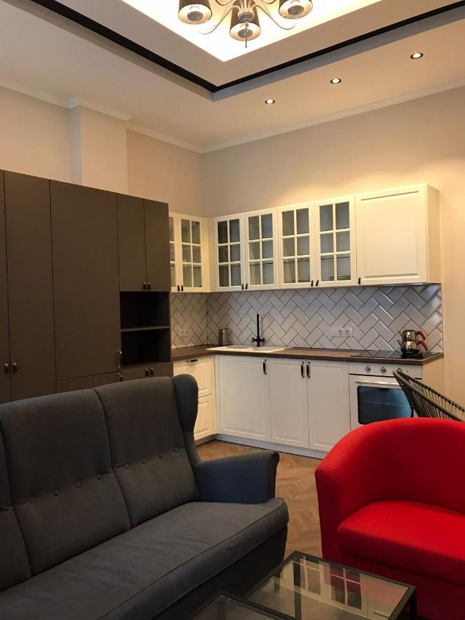 Apartment Sweet *